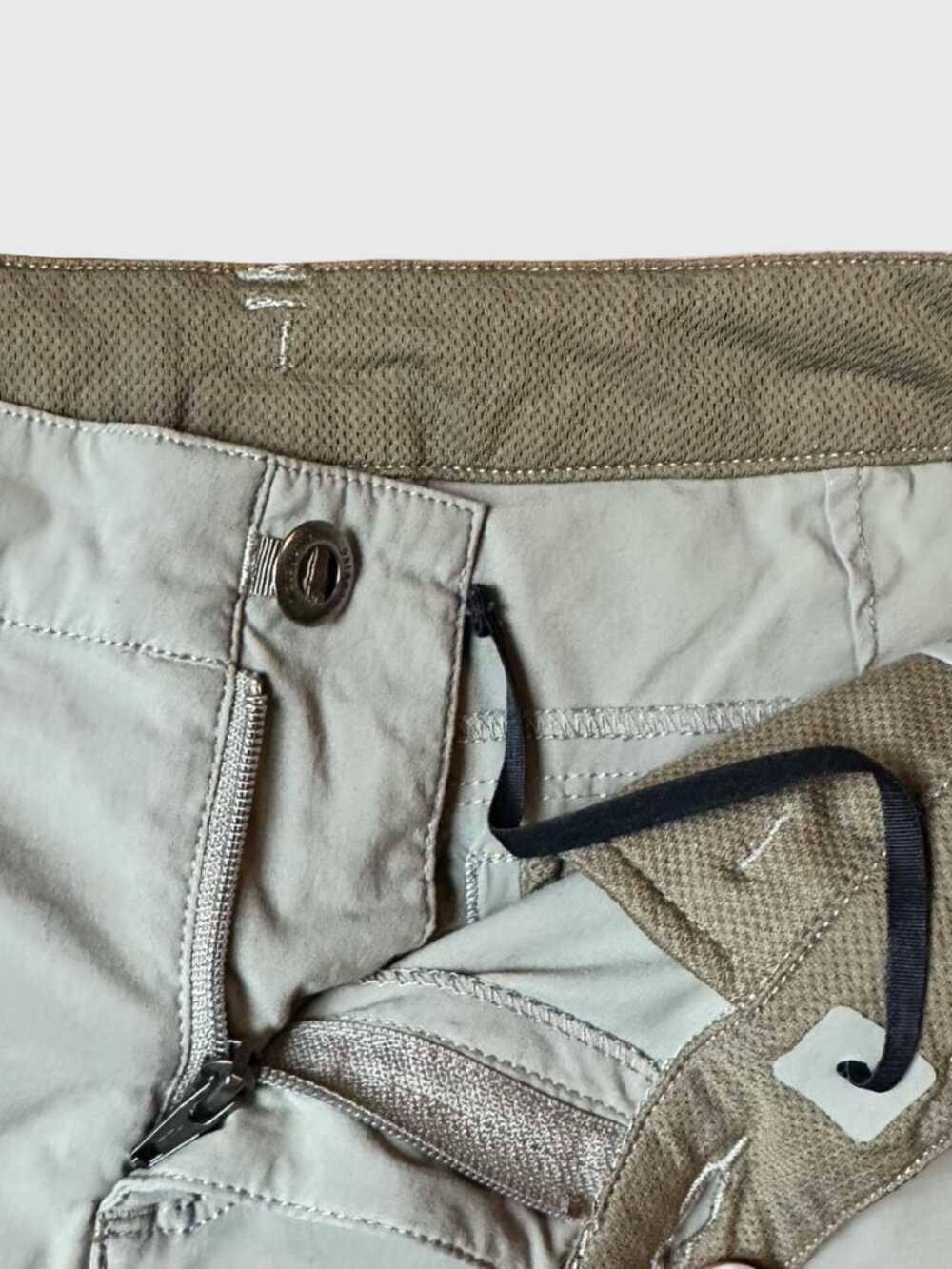 Patagonia Khaki Women's Size 8 Outdoor Hiking Shorts Gorpcore Active - Picture 7 of 13